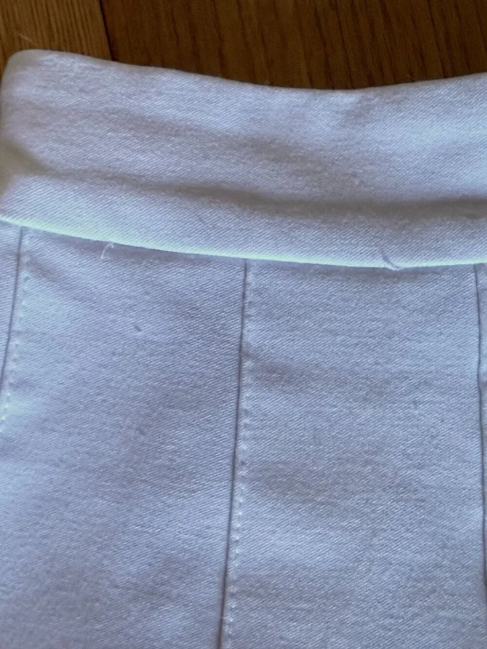Adorable Aritzia Sunday Best pleated skirt!  Worn once, 2